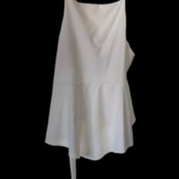 Boohoo Plus Crepe Tie Front Asymmetric Top - Picture 5 of 6